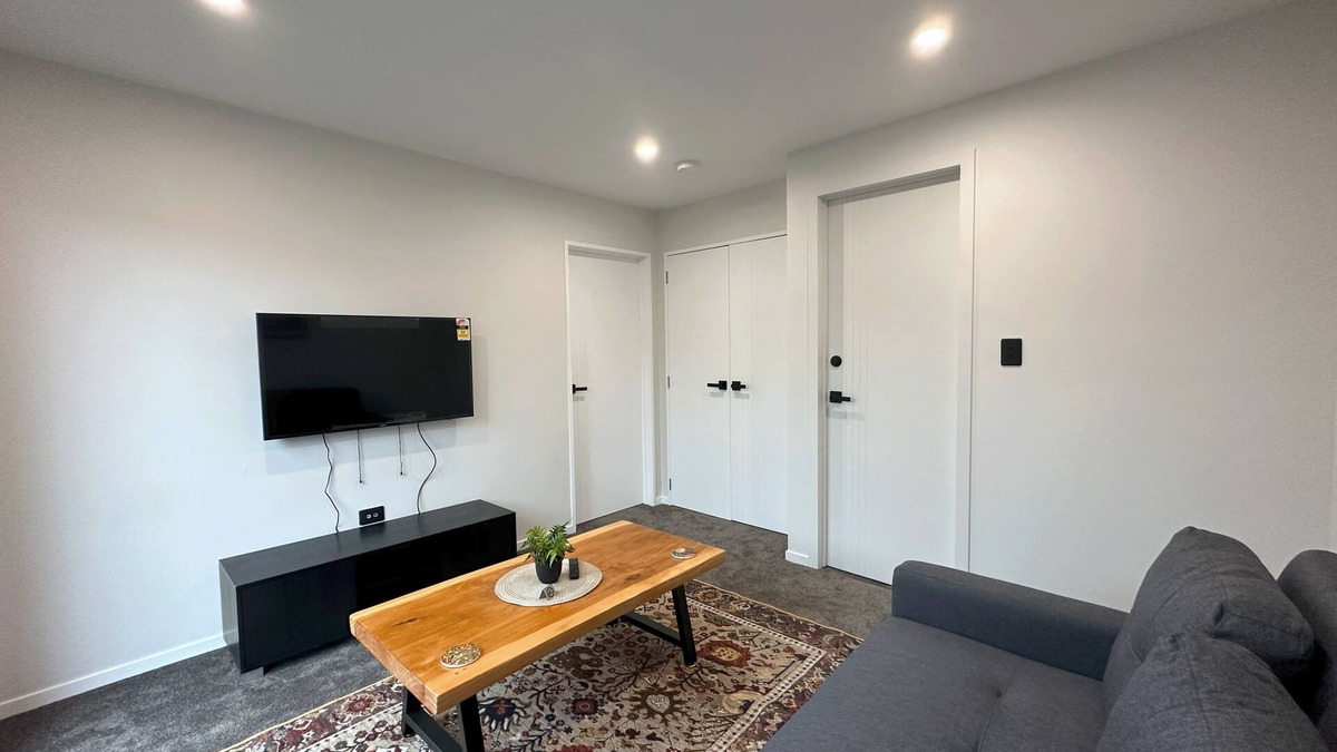 Royal Oak House | Royal Residency - 4BR Luxury Apartment
