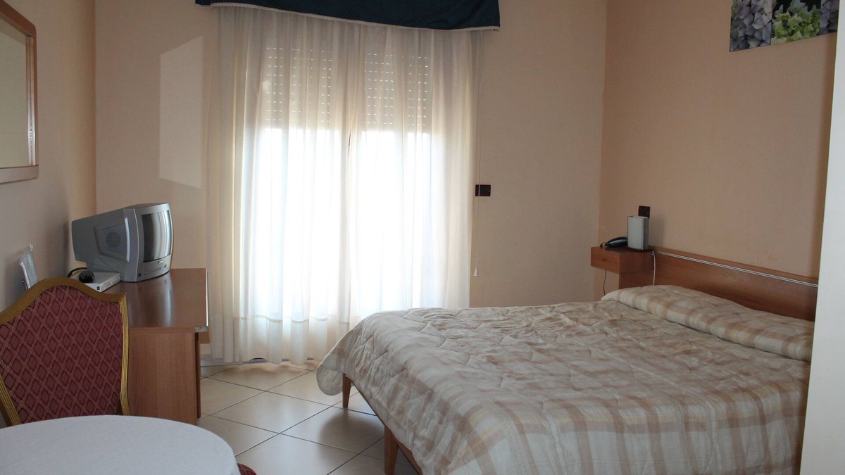 Ospedaletto D'Alpinolo Hotel | ROYAL ROOM WITH BALCONY - ROYAL HOTEL