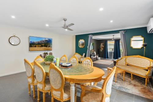 Dakabin Apartment | Royal Romanesque holiday house in Dakabin
