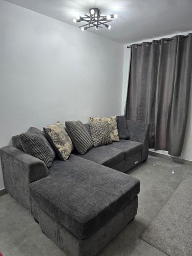 Eden Gardens Apartment | Royal's Kingston Suite 2