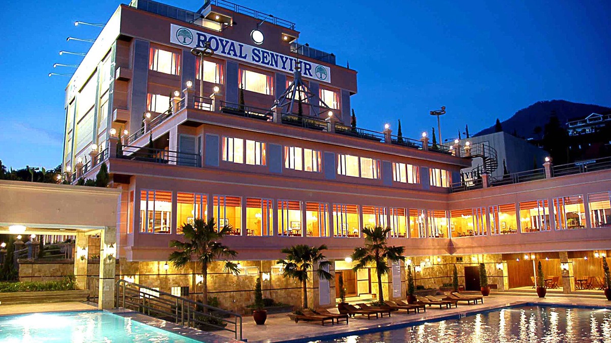 Tretes Hotel | Royal Senyiur Hotel Pasuruan