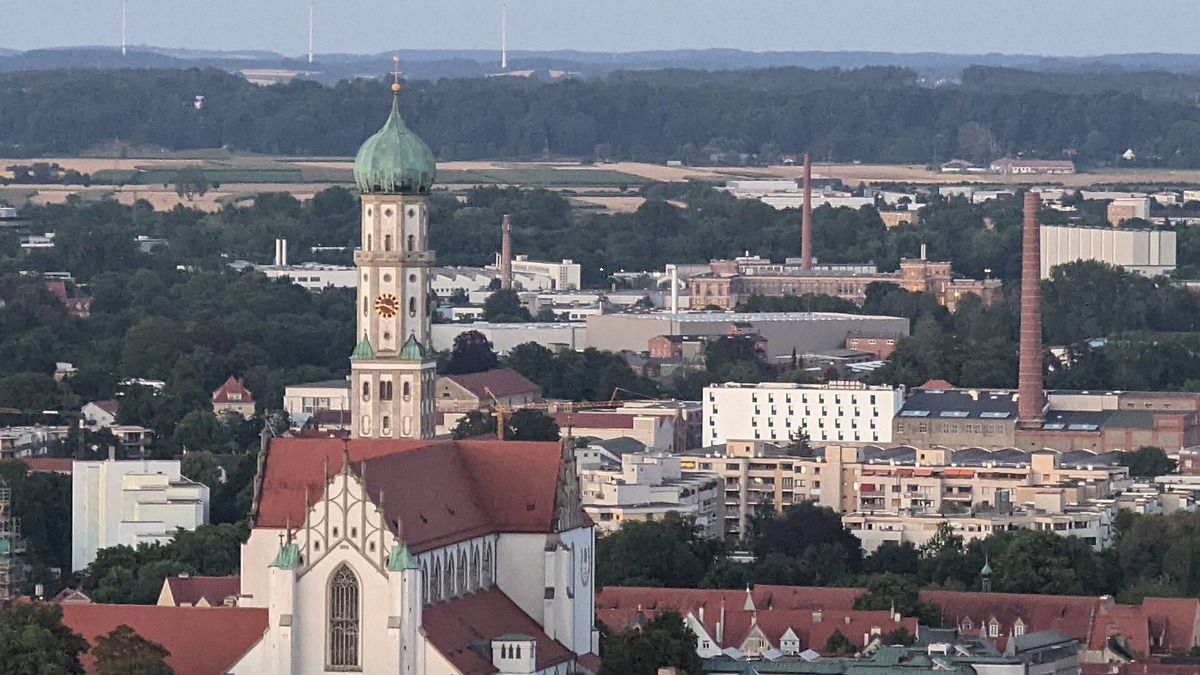 Antonsviertel Apartment | ROYAL - SKY - SUITE 33 Floor Hotelturm Augsburg