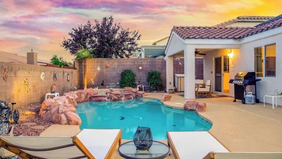 Paradise Hills House | Royal Skyline -Spacious & Modern 3BR w Pool