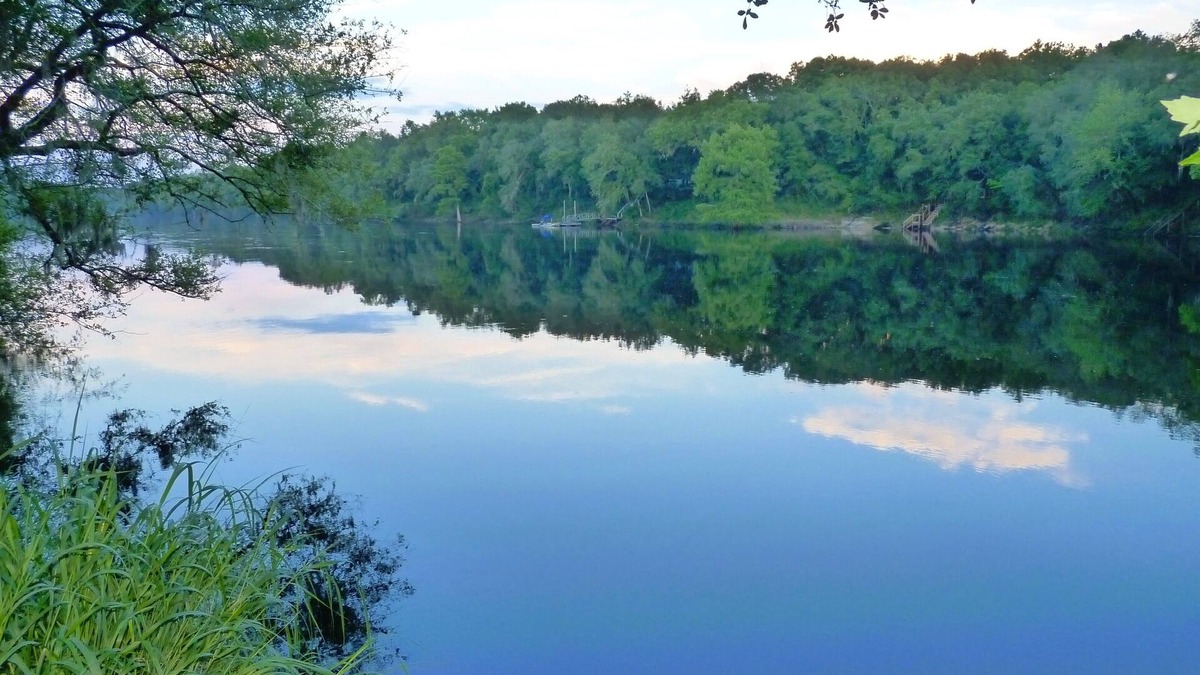 O Brien House | Royal Springs Riverfront Retreat on 3 acres, kayak/canoe, boat ramp, huge decks!