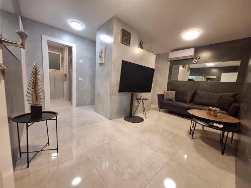 Rehovot Bed & Breakfast | Royal suite