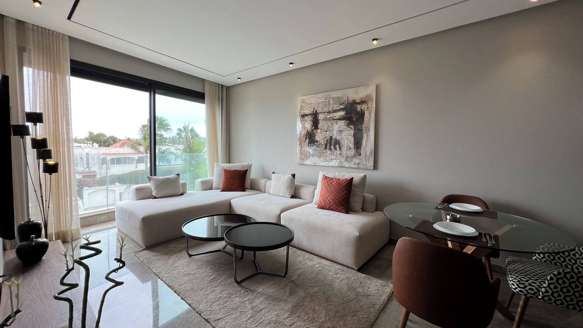 La Corniche Apartment | Royal Suite in lovely Anfa with WiFi, AC
