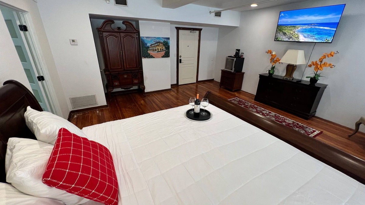 DeLand Hotel | Royal Suite