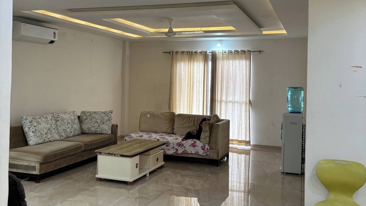 Banjara Hills Apartment | Royal Suites @ Banjara Hills road number 12