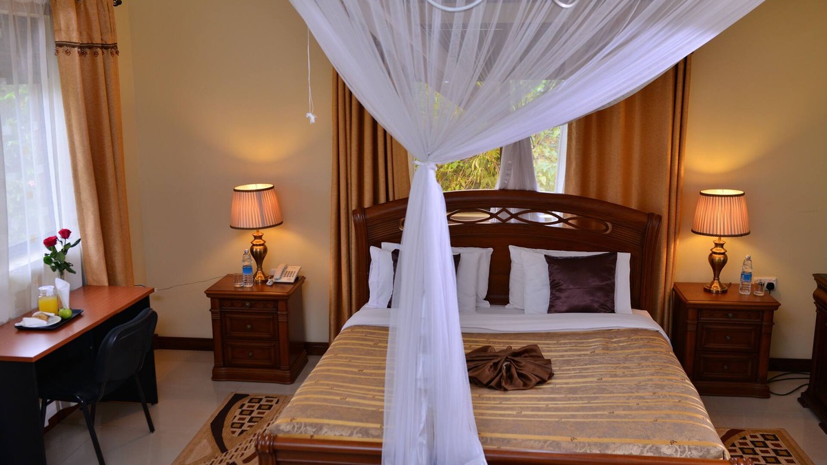 Lubowa Bed & Breakfast | Royal Victoria House