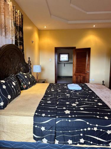 Jack's Hill Apartment | Royale Deluxe at Dillsbury XL