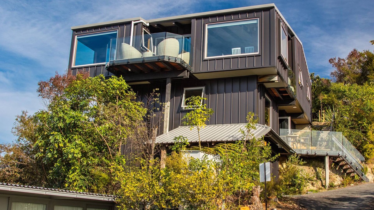 Ngaio Bay House | Roydons – Kaiteriteri Upstairs Holiday Unit