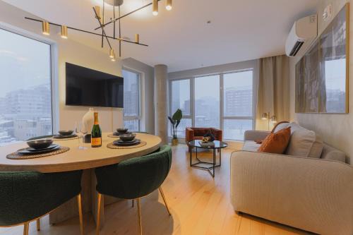 Chinatown Apartment | Rozenhaus Montreal Hotel