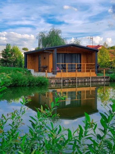 Susiec House | Roztoczański Domek nad Stawem z jacuzzi