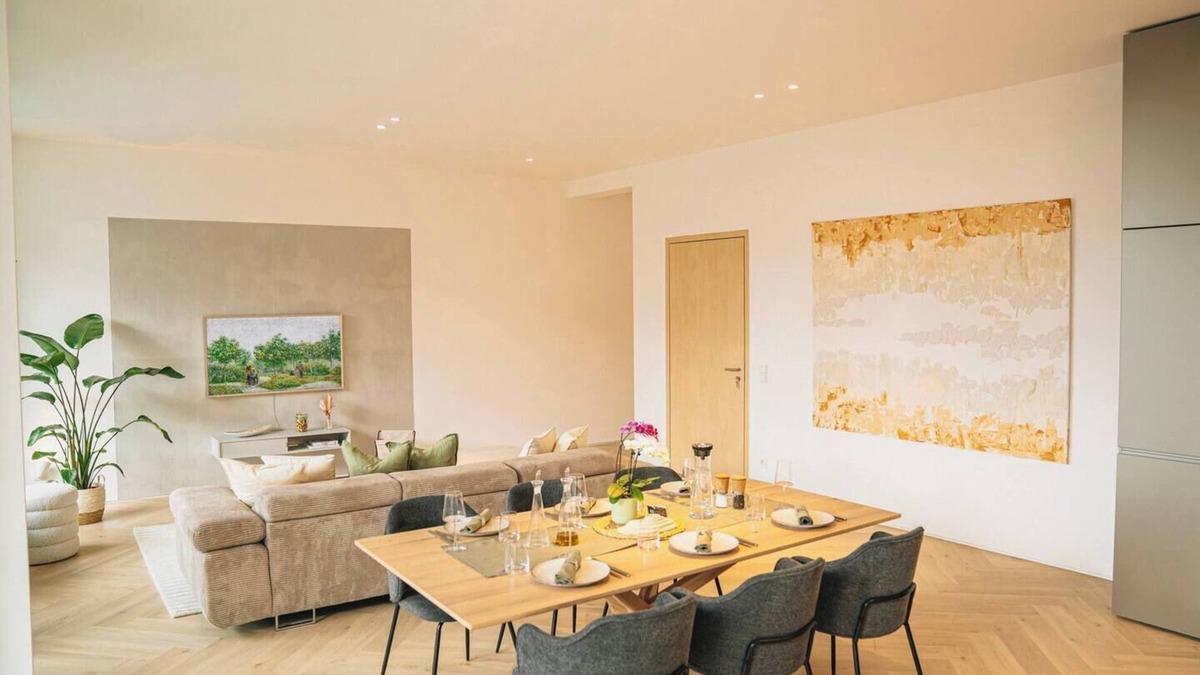 Magdeburg Apartment | RR | The Penthouse | Luxe 105 m² | Central | WIFI