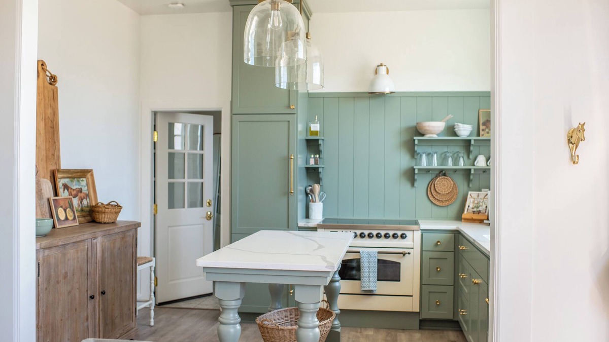 Medford Cottage | Ruby Belle Cottage retreat
