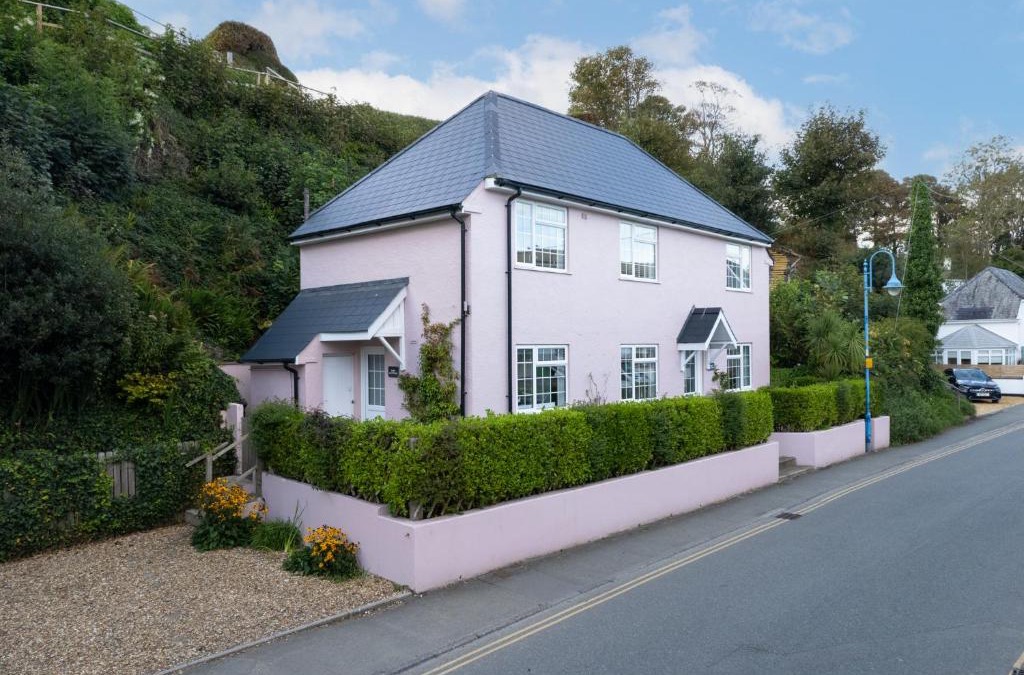 Saundersfoot House | Ruby Cottage - Beachside Cottage with Views