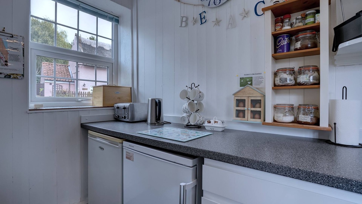 Winterton-on-Sea Apartment | Ruby Gem by East Ruston Cottages, Winterton