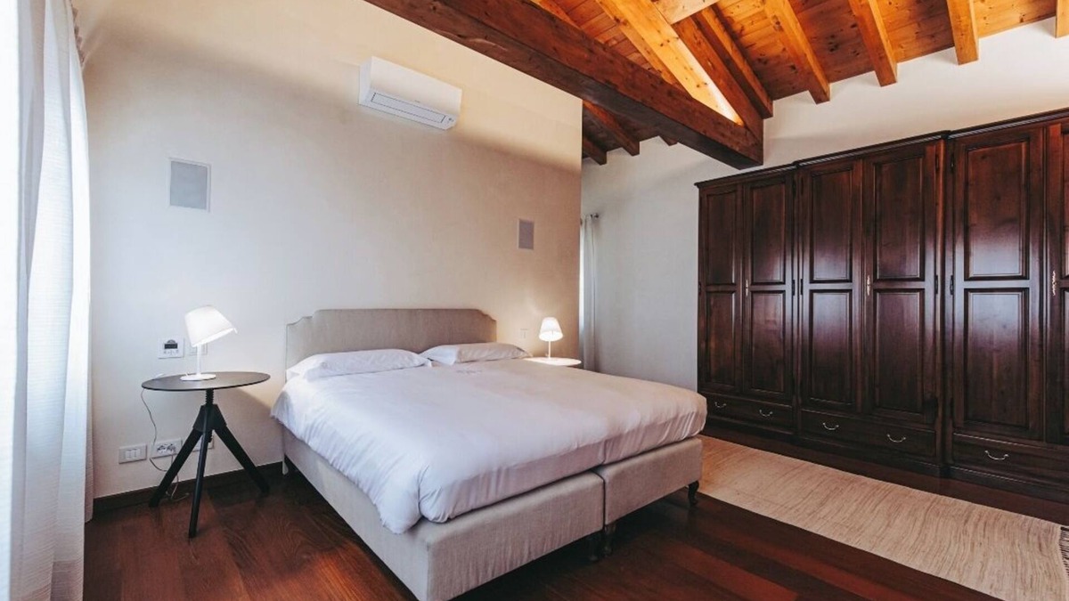 Badia Calavena Bed & Breakfast | Ruby, room with bathroom.Villa Riva, tranquility,at the foot of the Little Dolomites.