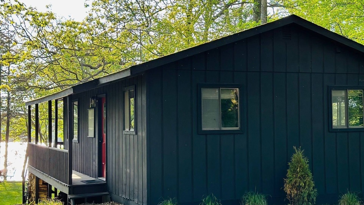 New London Cabin | Ruby's Red Door Retreat on Swenson Lake welcomes you to serenity