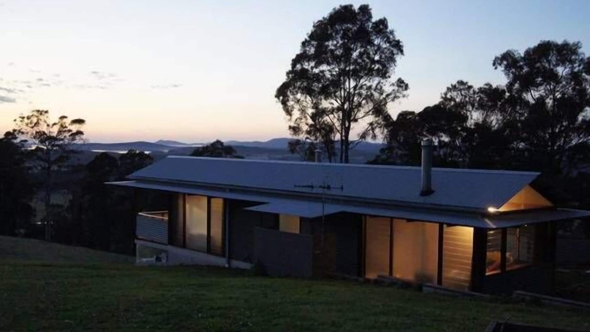 Minimbah Cottage | Rudders River View Cottage