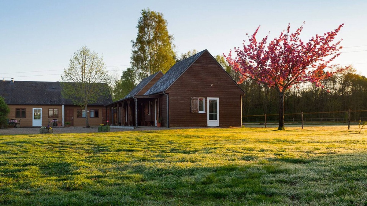 Neuvy-en-Sullias House | RUDIOBUS group accommodation for 30 people.