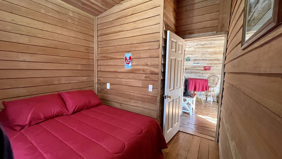 Southern Cabin | Rudy’s roost Rental Cabin - near Back of the Dragon Route 16