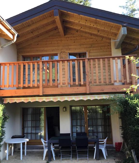 Lens Ski Chalet | Rue de Bel-Aube Chalet Joli 10