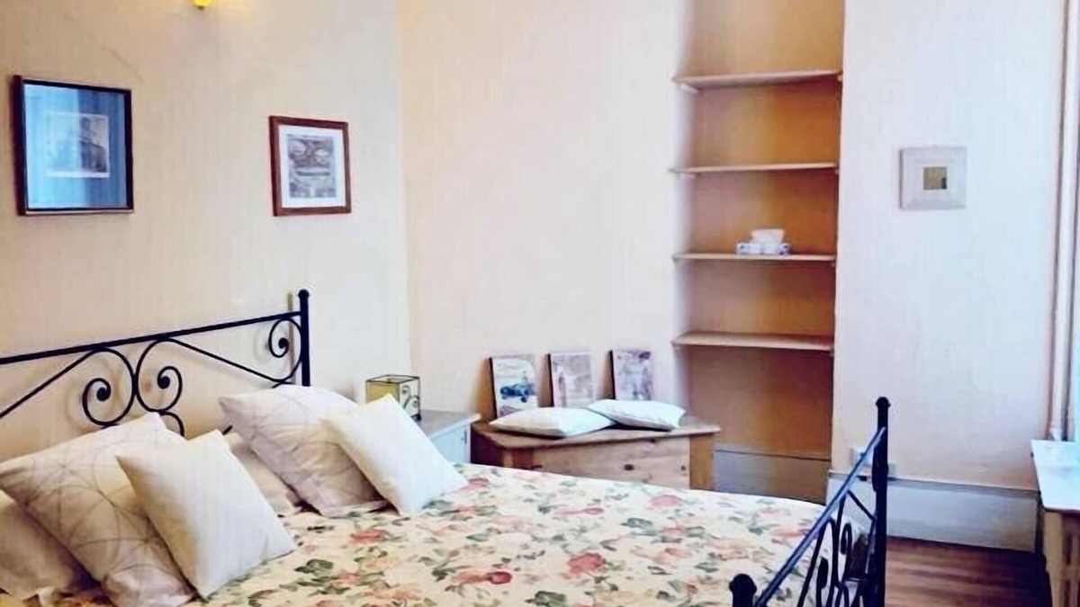 Saint-Merri Apartment | Rue Saint Martin. Ideal 2 bed in the Marais just by the Seine and metro line 1