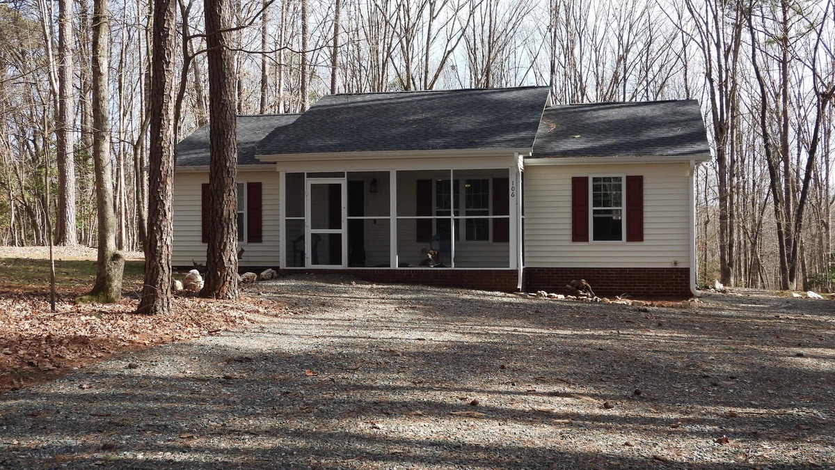 Merifield Acres House | Ruffin' It at Kerr Lake, New Home, Quiet Neighborhood in the Woods, Lake Access