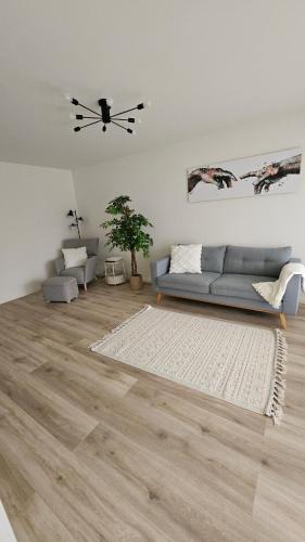 Iselin Apartment | Ruhige 2-Zi-Wohnung mit Garage