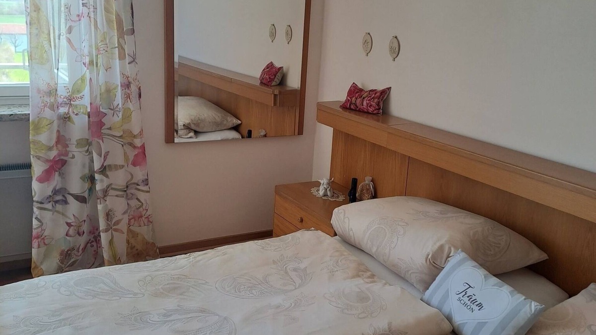 Untermerzbach Apartment | Ruhige Ferienwohnung für bis zu Zwei Personen mit Balkon