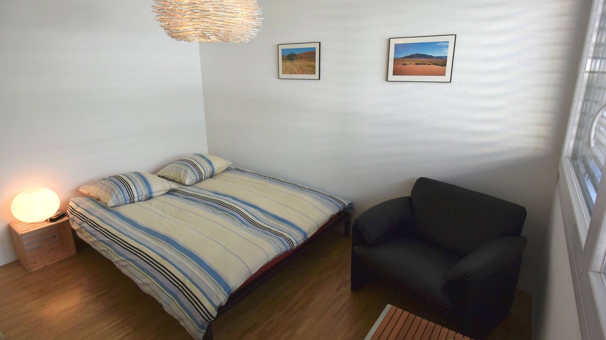 Wettingen Bed & Breakfast | Ruhiges Zimmer Nähe Zentrum und Busstation