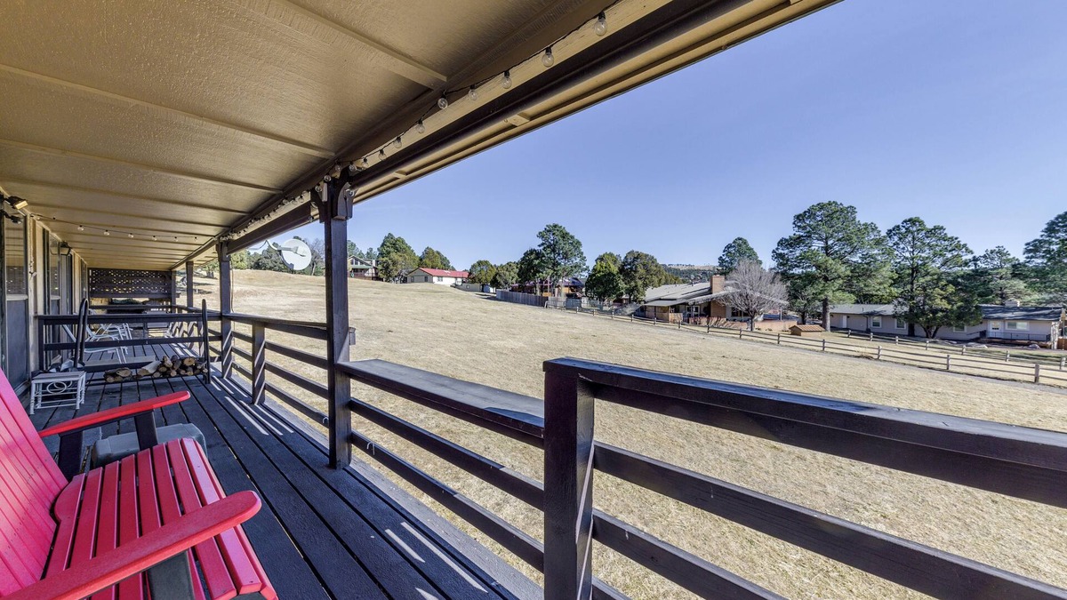 Ruidoso Apartment | Ruidoso Condo w/Golf View ~ 17 Mi to Ski Apache!