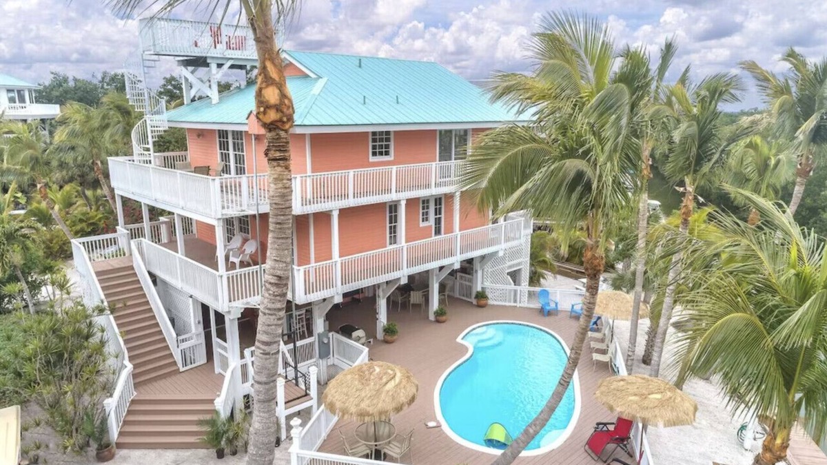 Captiva House | Rum Cove: Private Heated Pool, Golf Cart, Docks, Airstrip & Sleeps 10