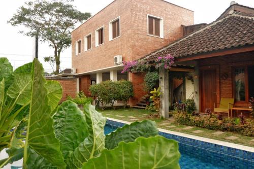 Kayangan House | Rumah Bata Guest House