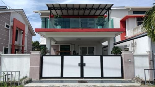 Rembia House | Rumah Jebat Guesthouse with Private Pool 5 Bedroom