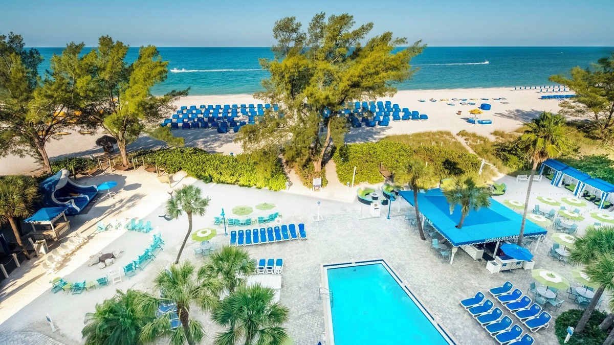 St. Pete Beach Resort | RumFish Beach at TradeWinds