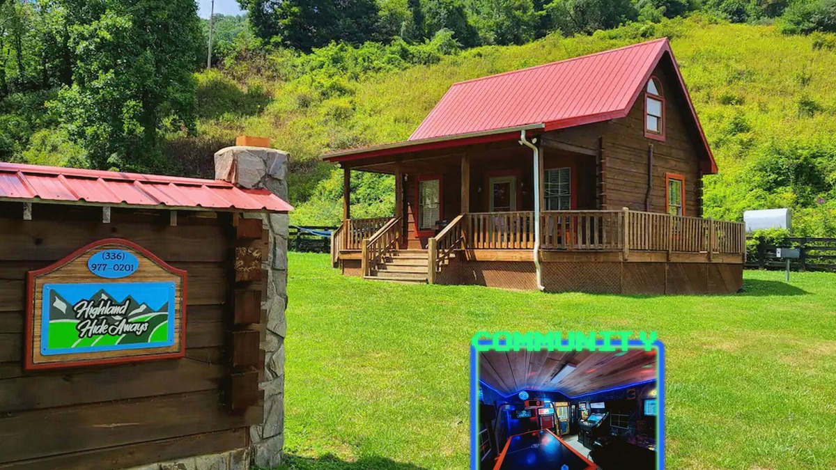 Wilson Creek Cabin | Rumples Retreat at Highland Hideaways - Arcade - Private Drive-in Theater