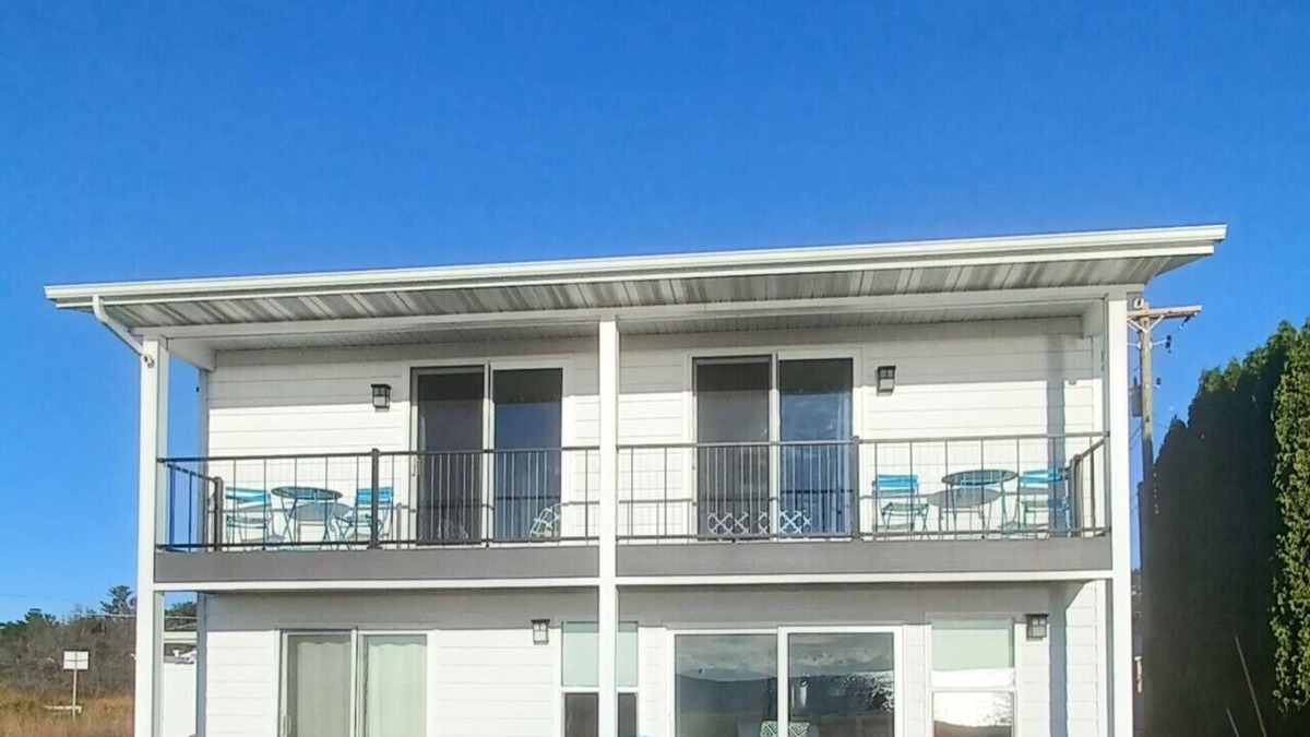 East Tawas House | Run-O-Way - Beachfront