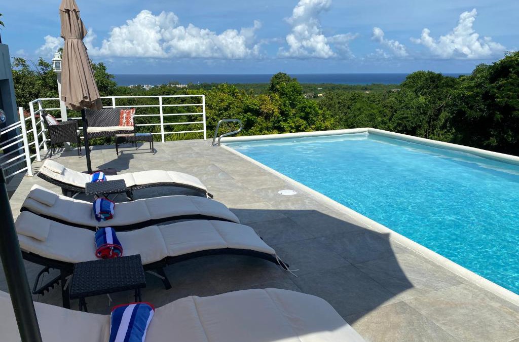 Runaway Bay House | RunAway to Tranquility, overlooking the Bay