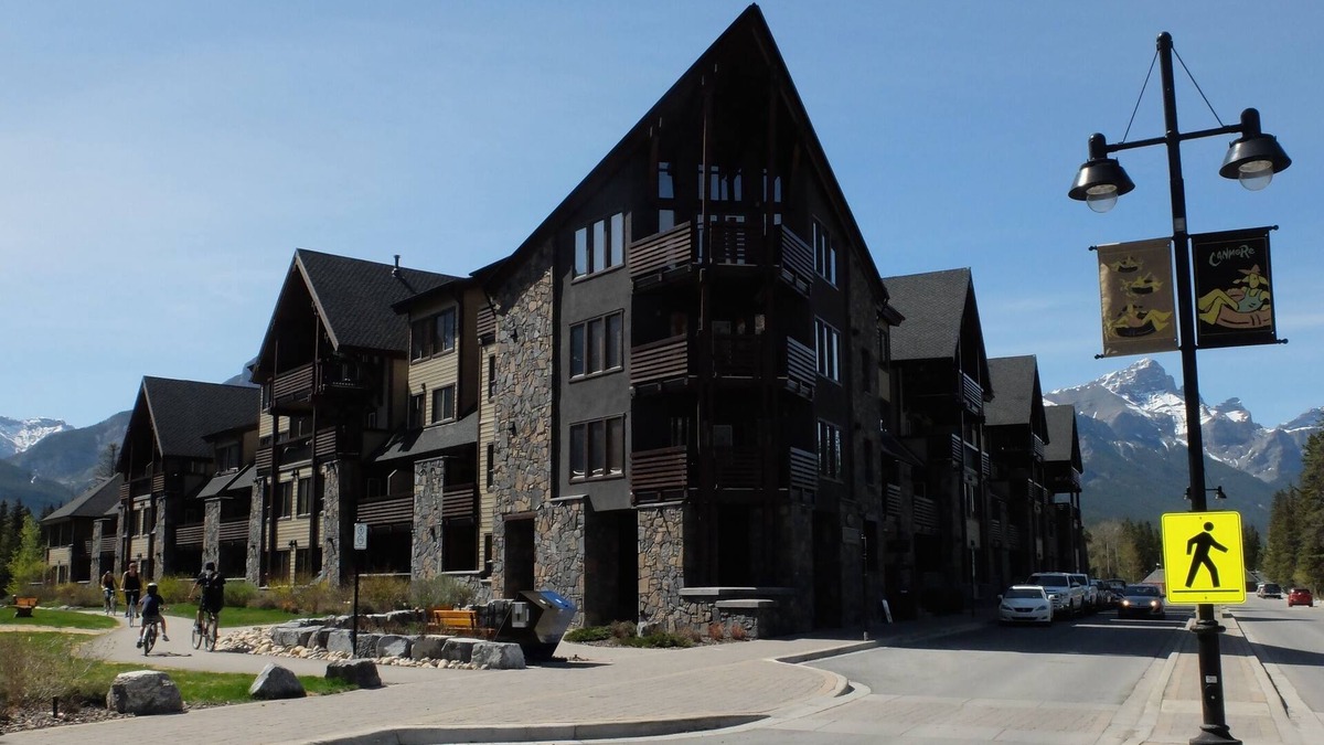 Canmore Condo | Rundle Cliffs Lodge in Canmore Spring Creek Mountain Village