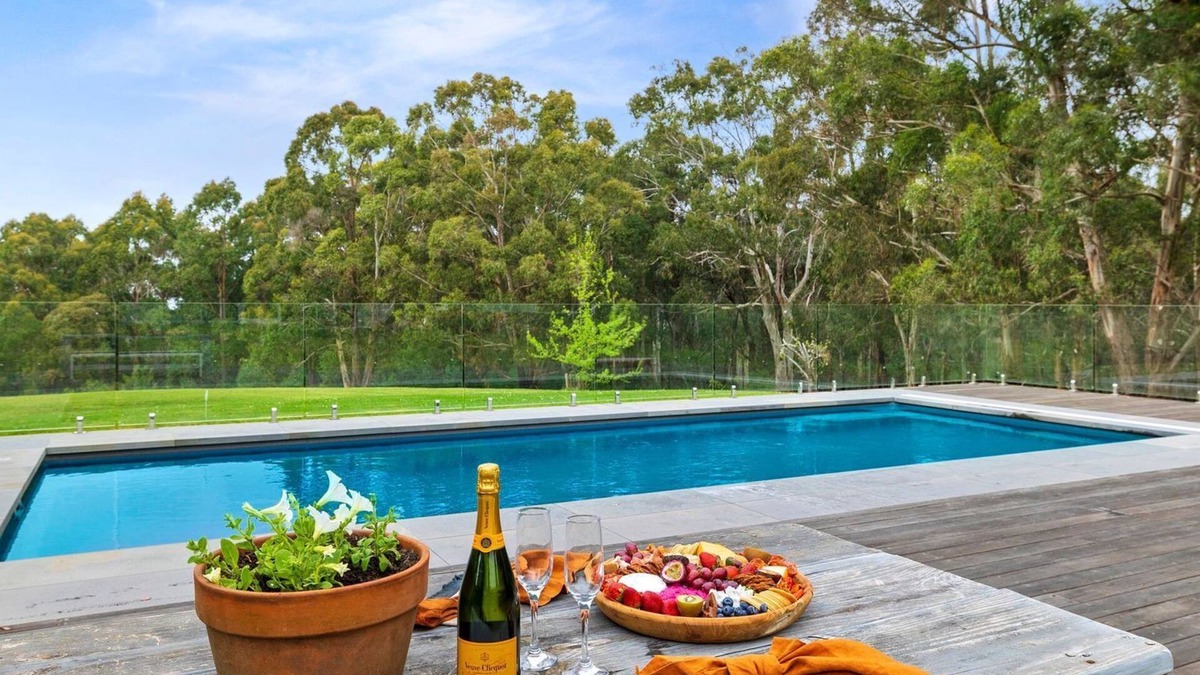 Lorne House | Runnymede Farm - - working hobby farm