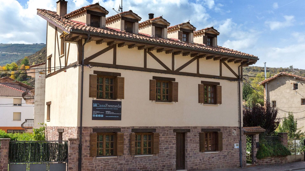 Fresneda de la Tiron Cottage | Rural house "Casa Fresneda",rustic lodging with calm and charm