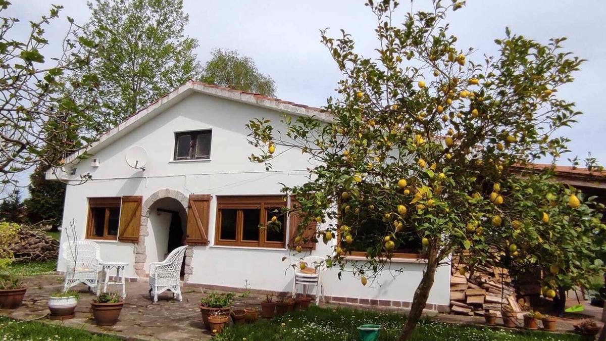 San Vicente de la Barquera Cottage | Rural house San Vicente de la Barquera Natural Park. Large farm ideal for pets!