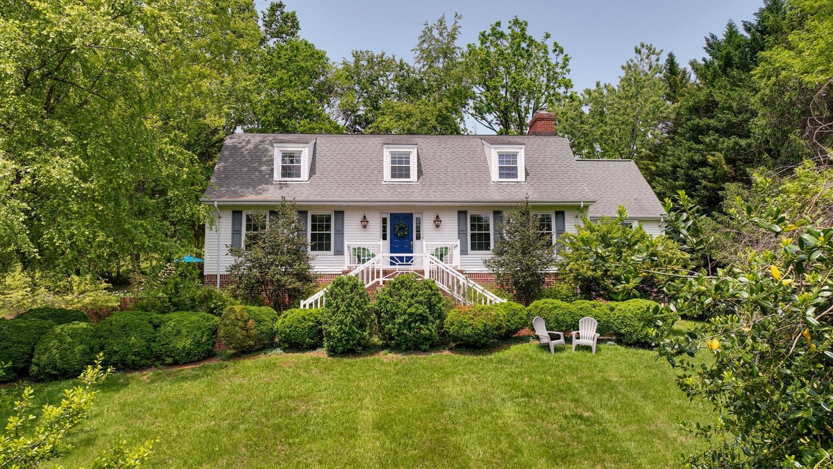 Orange House | Rural and Spacious Virginia Home on ~ 2 Acres!