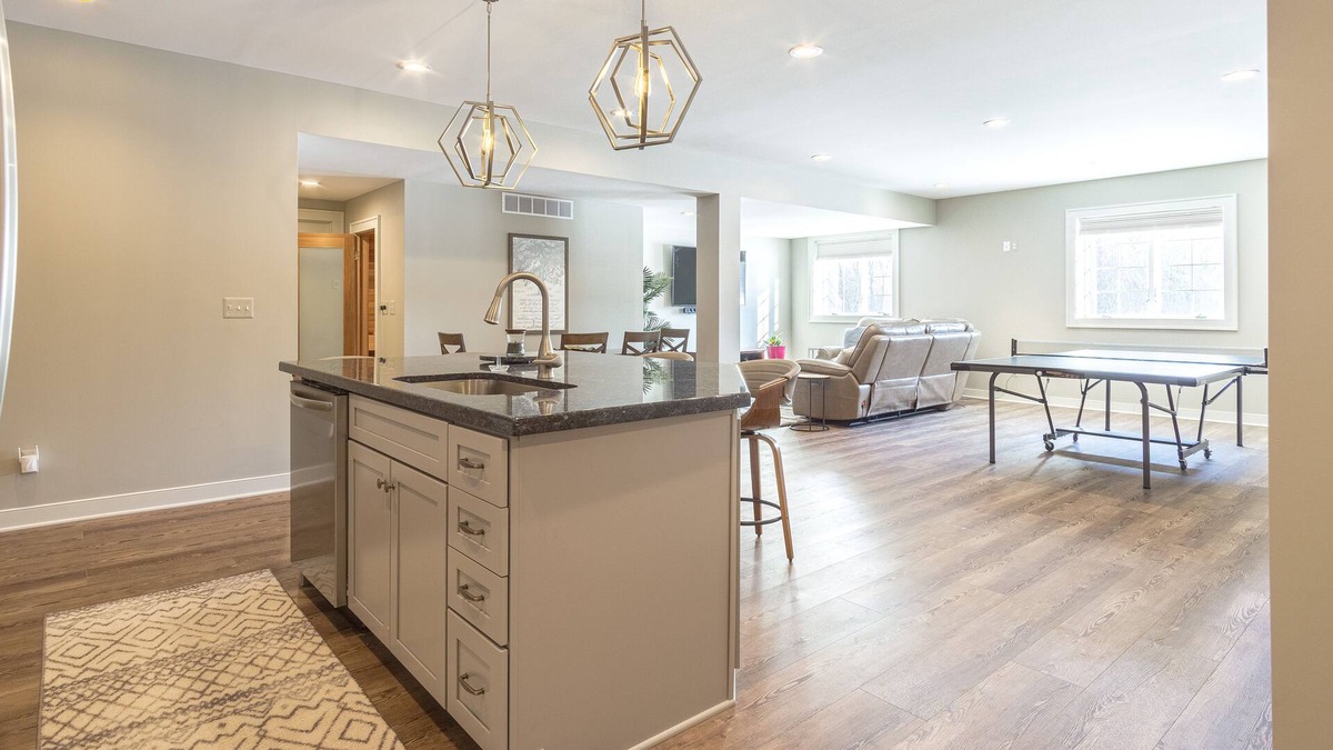 Whittaker House | Rural Ann Arbor, 10 mins. to downtown, gym, sauna