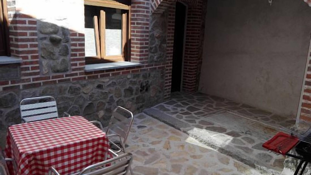 Vega de Santa Maria Cottage | Rural apartment El Claustro with barbecue for 4 people