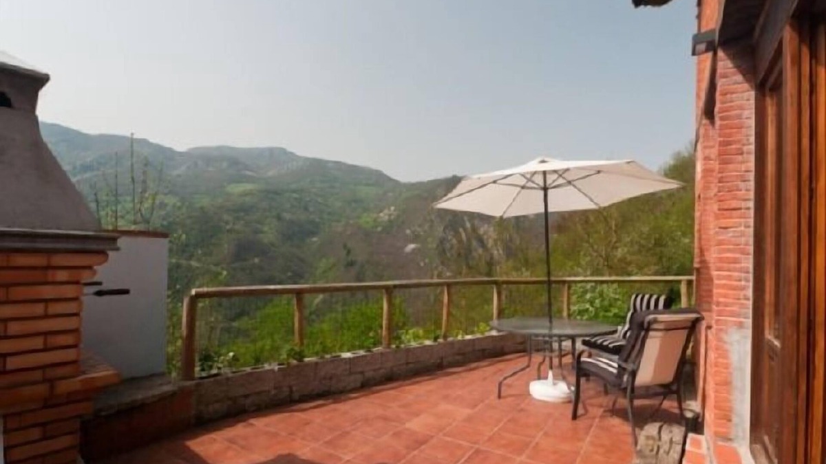 Santa Maria Cottage | Rural apartment L'Arboleu de Traspeña for 2 people