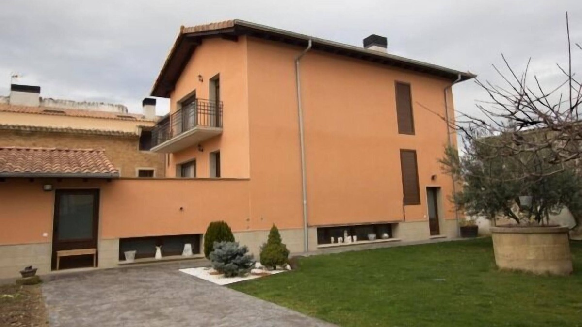 Obanos Cottage | Rural apartment La Patxuela for 17 people