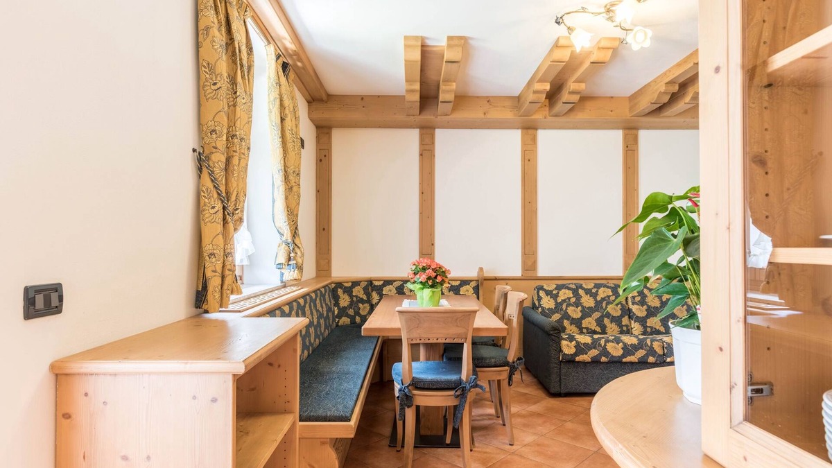 Almazzago Apartment | Rural Apartment "Maso Margherita - Tablà" with Balcony, Garden & Wi-Fi